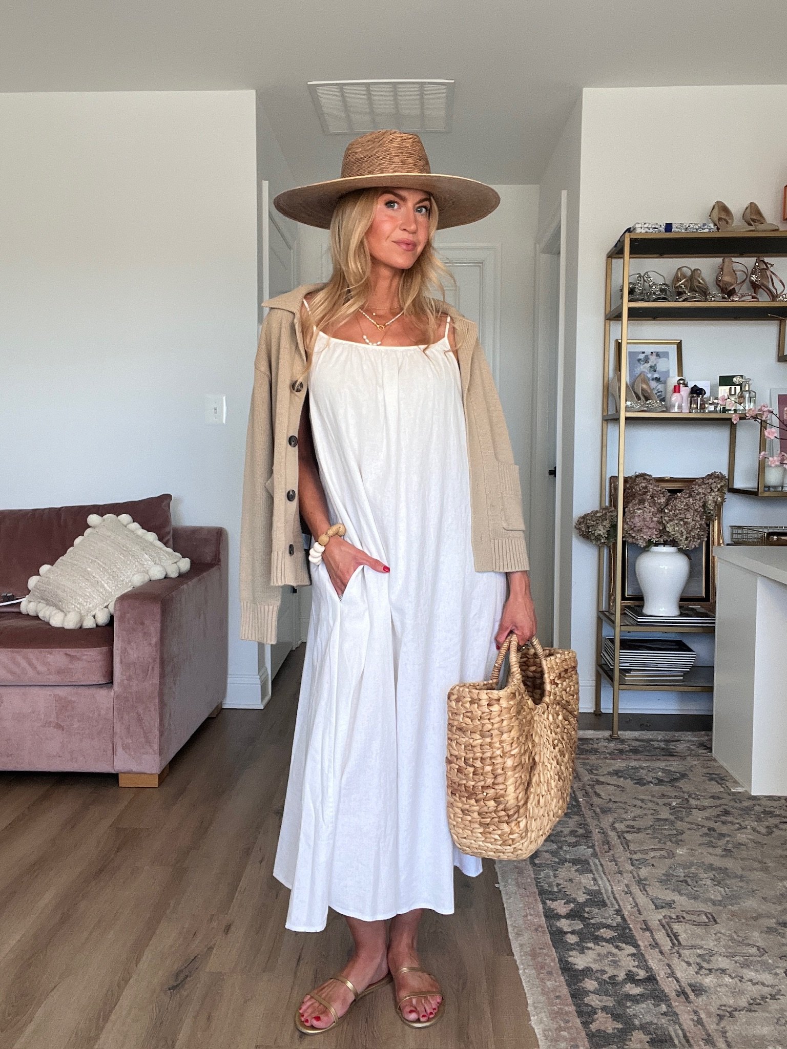 How to accessorize linen maxi dresses using belts and sandals for casual outfits