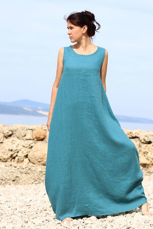 Linen Maxi Dress for Plus Size Women in breathable fabric for summer comfort